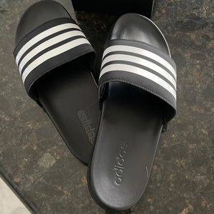 NEVER WORN ADIDAS SLIDES